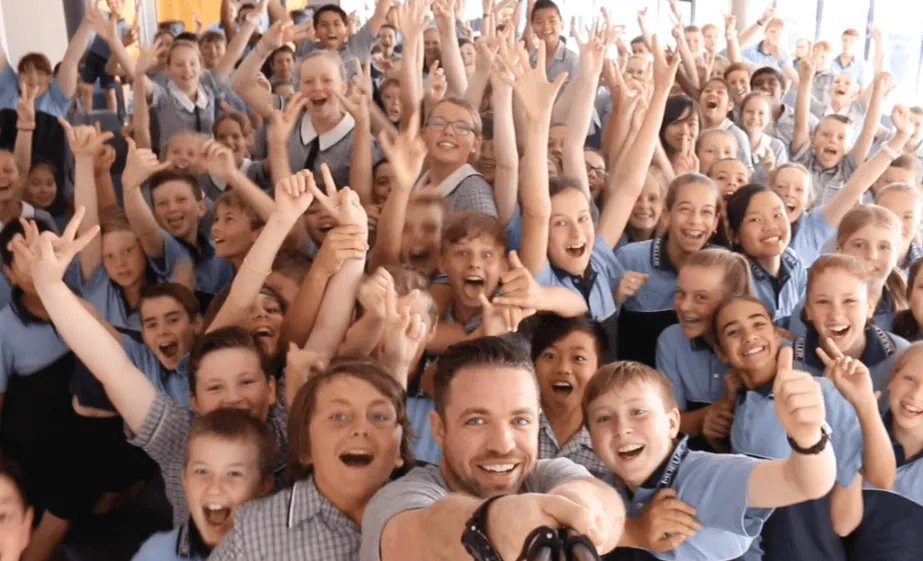 How To Become A Youth Motivational Speaker (11 Steps)